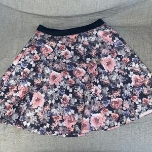 Flowered skirt size XS
